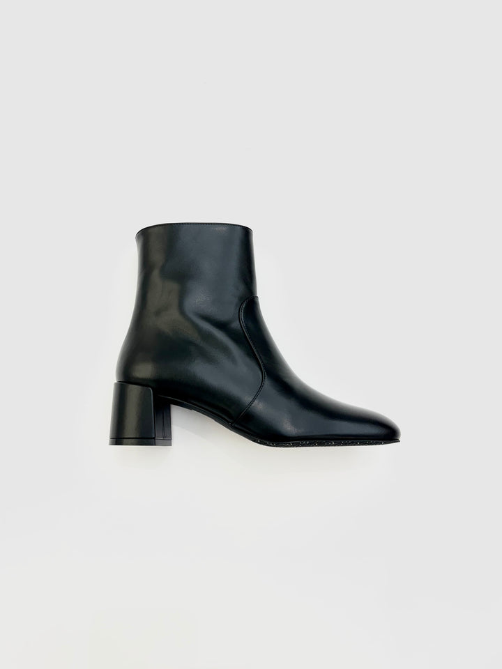 MAEVE BOOTIE IN SMOOTH CALF - Black