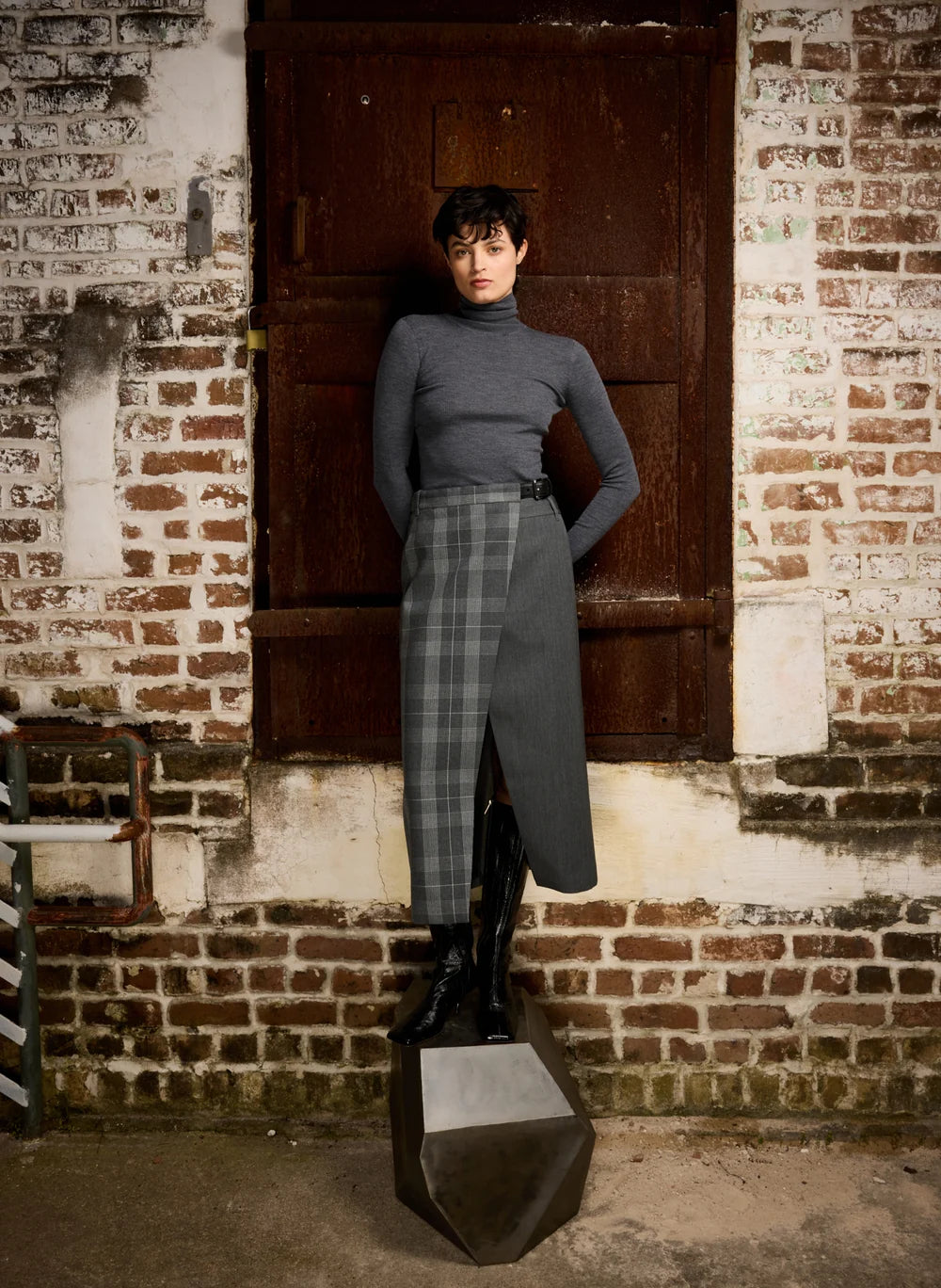 Feather Weight Ribbed Turtleneck - Grey