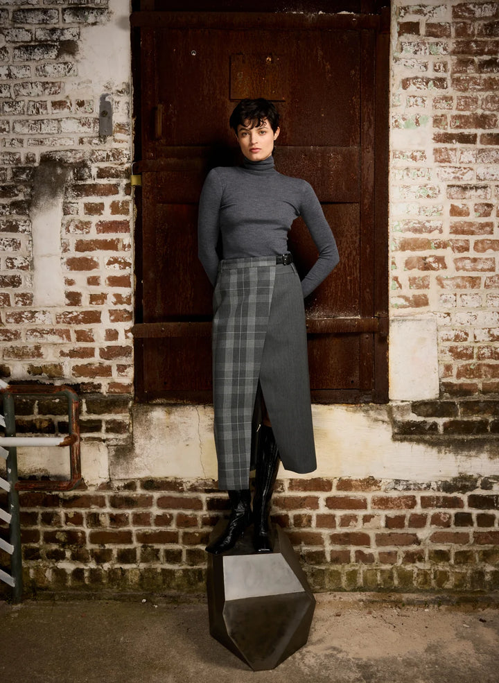 Feather Weight Ribbed Turtleneck - Grey