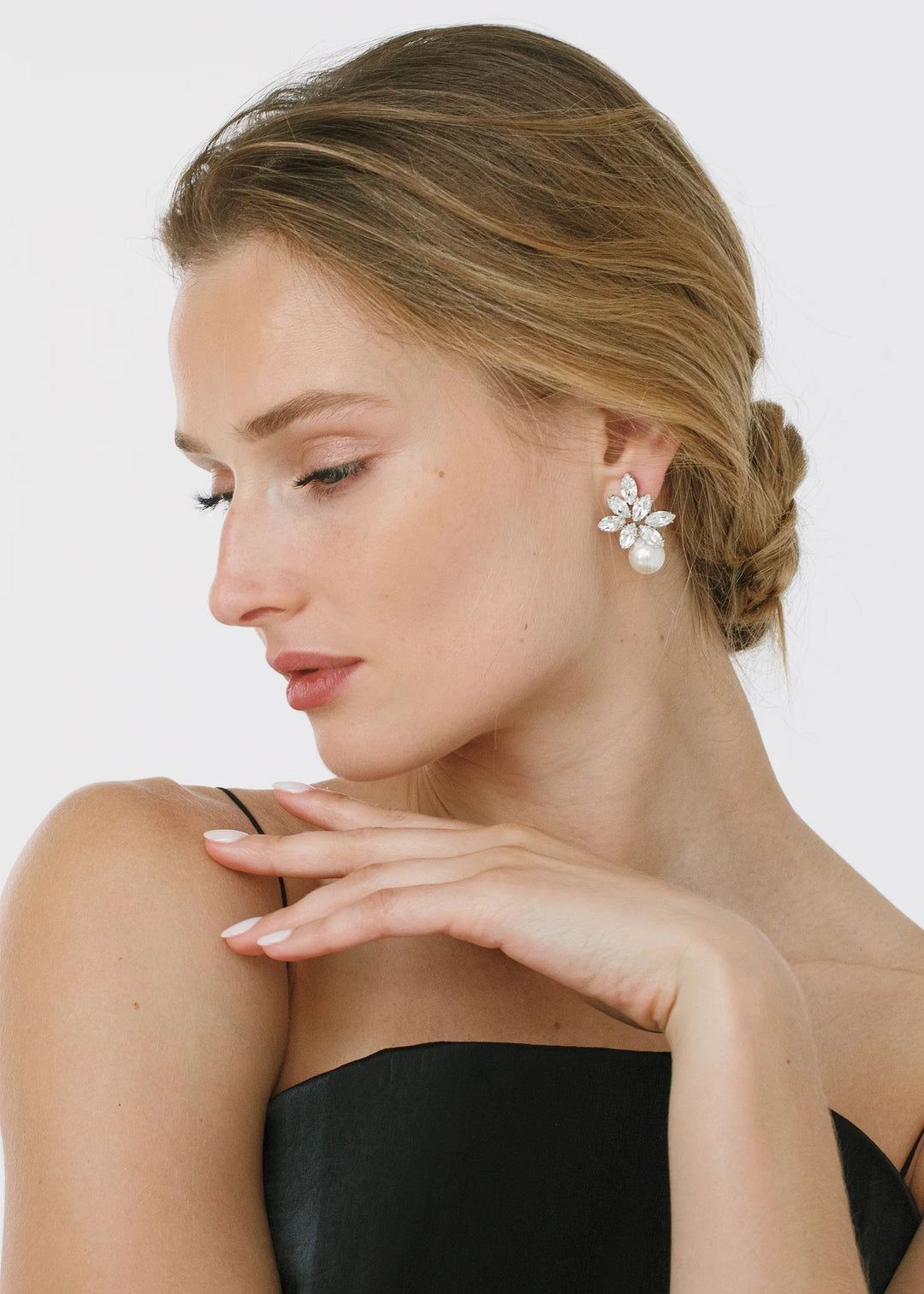 Liza Earrings - Crystal