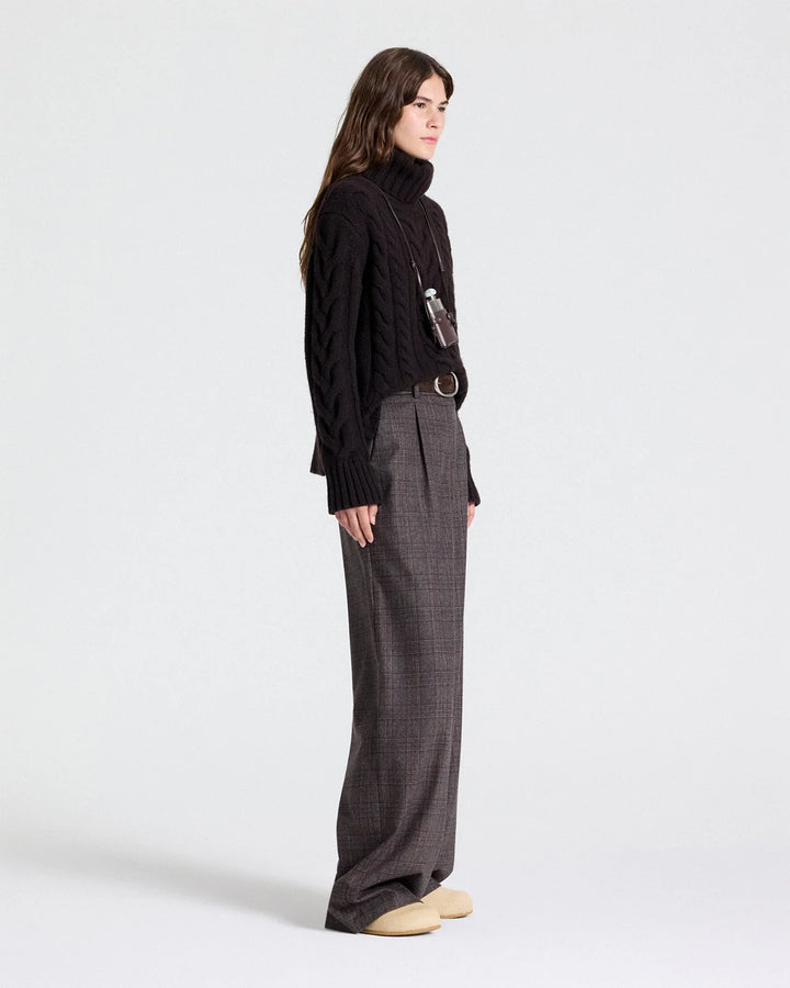 Traveling Turtleneck Sweater – Dark Brown