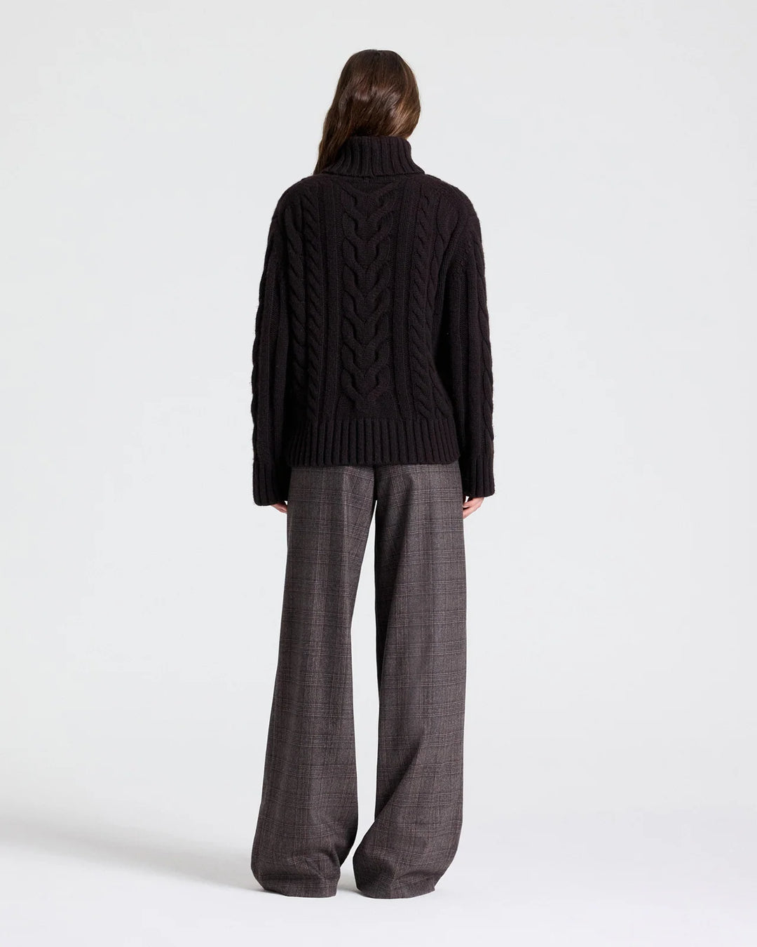 Traveling Turtleneck Sweater – Dark Brown