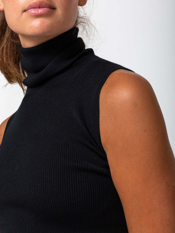 Sleeveless Turtleneck - Black