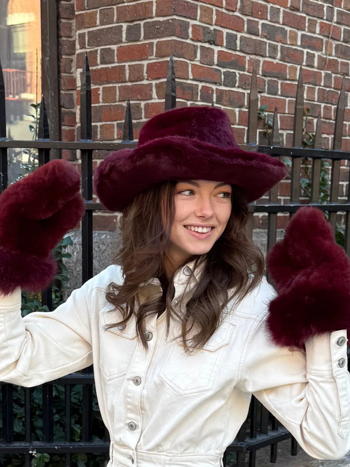 The Catamount Mittens - Burgundy