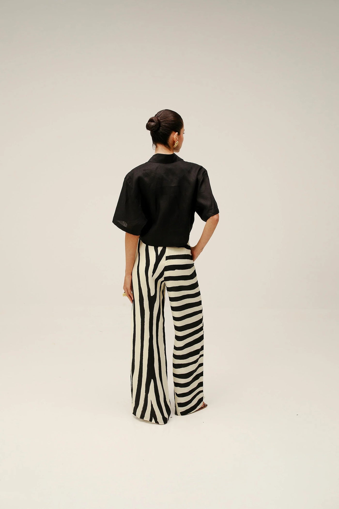 MANAOS TOP -  Black