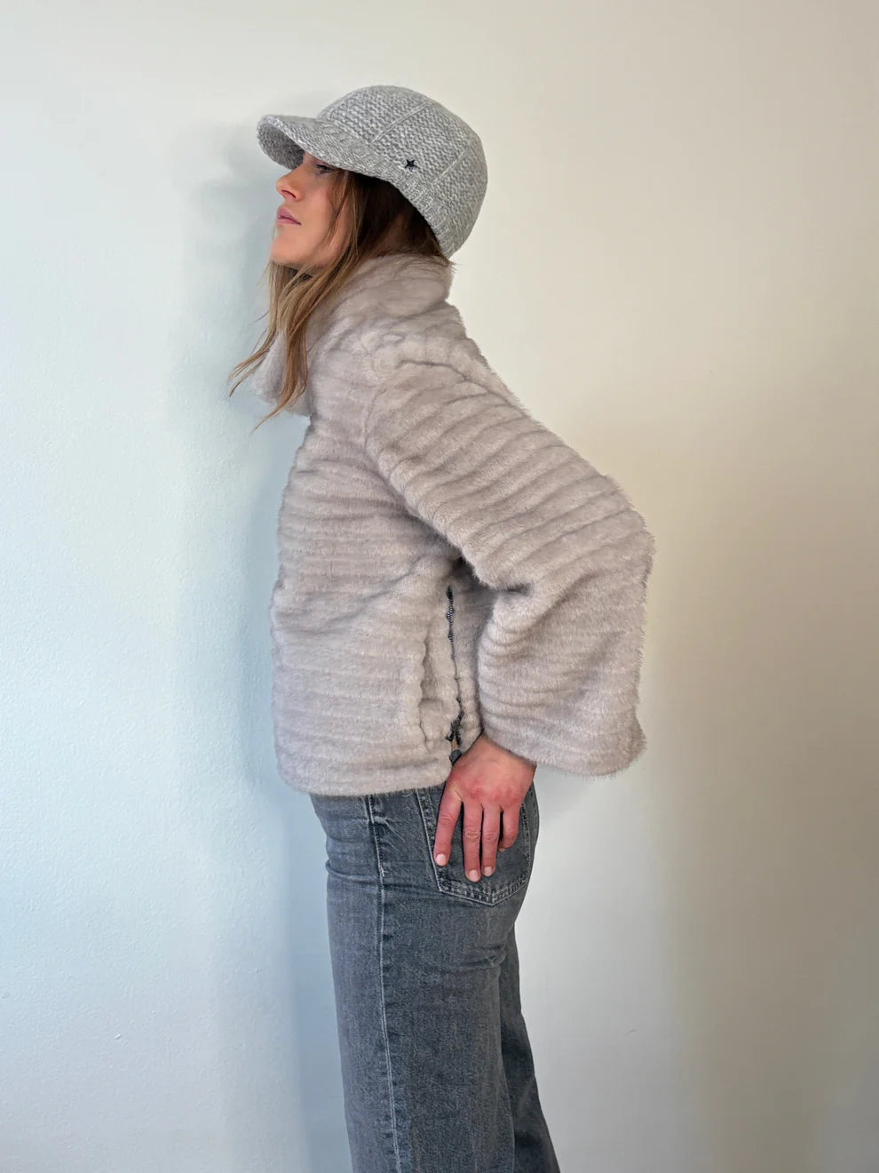 The Sydney Pullover Sweatshirt - Pearl
