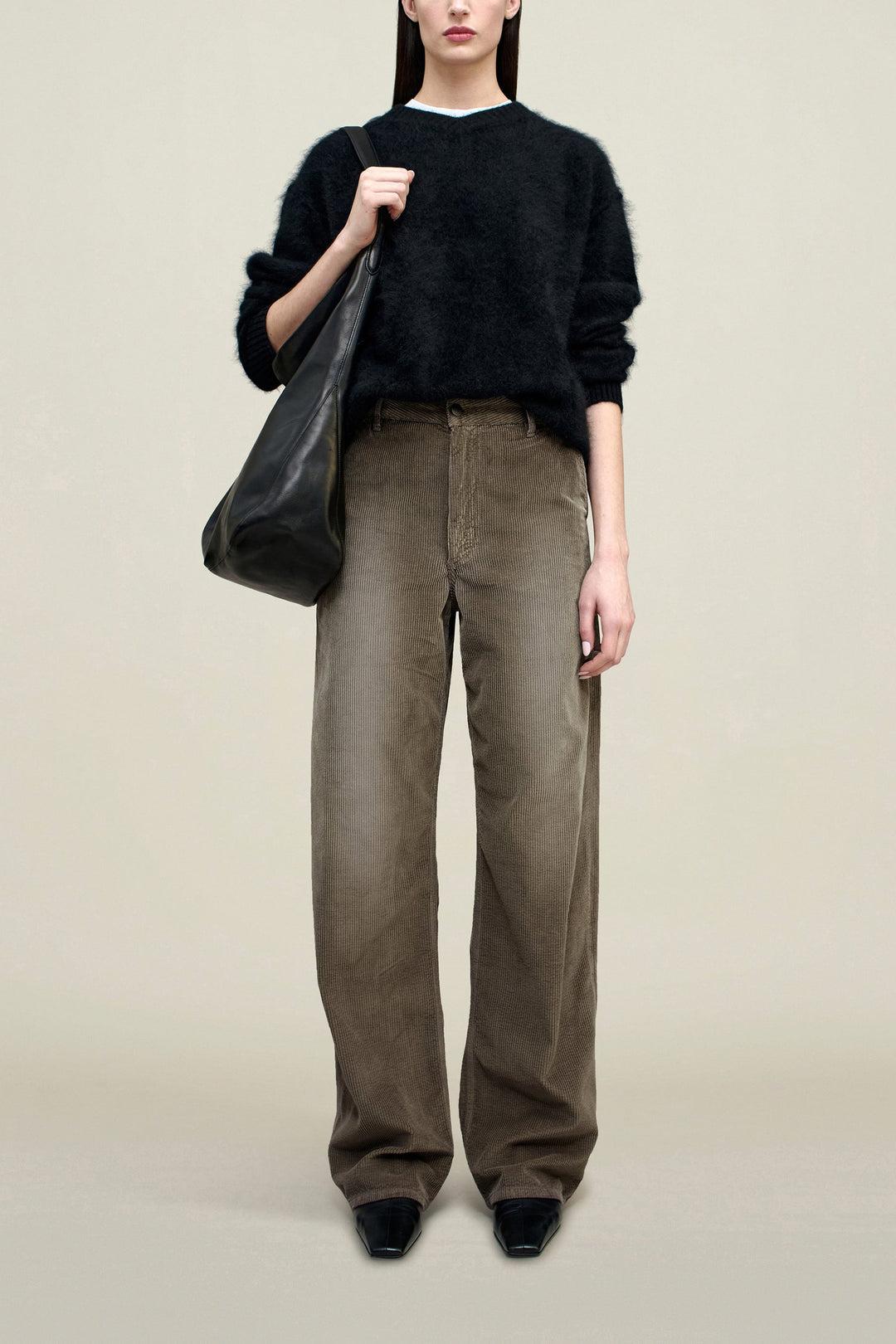 Lena V-Neck in Brushed Cashmere - Black