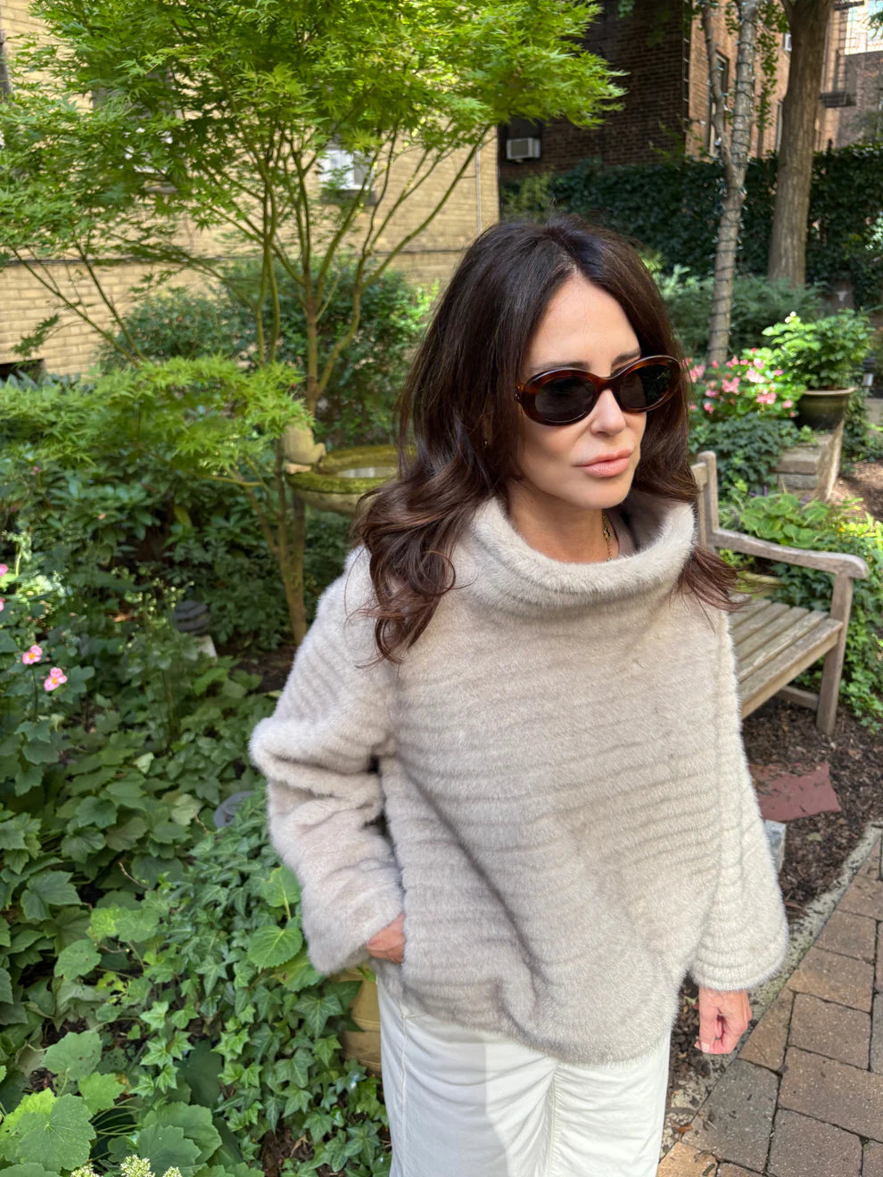 The Sydney Pullover Sweatshirt - Pearl
