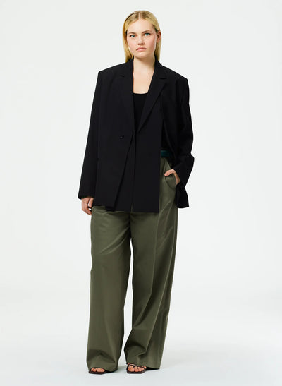 Refined Wool Tricotine Suiting Blazer - Black