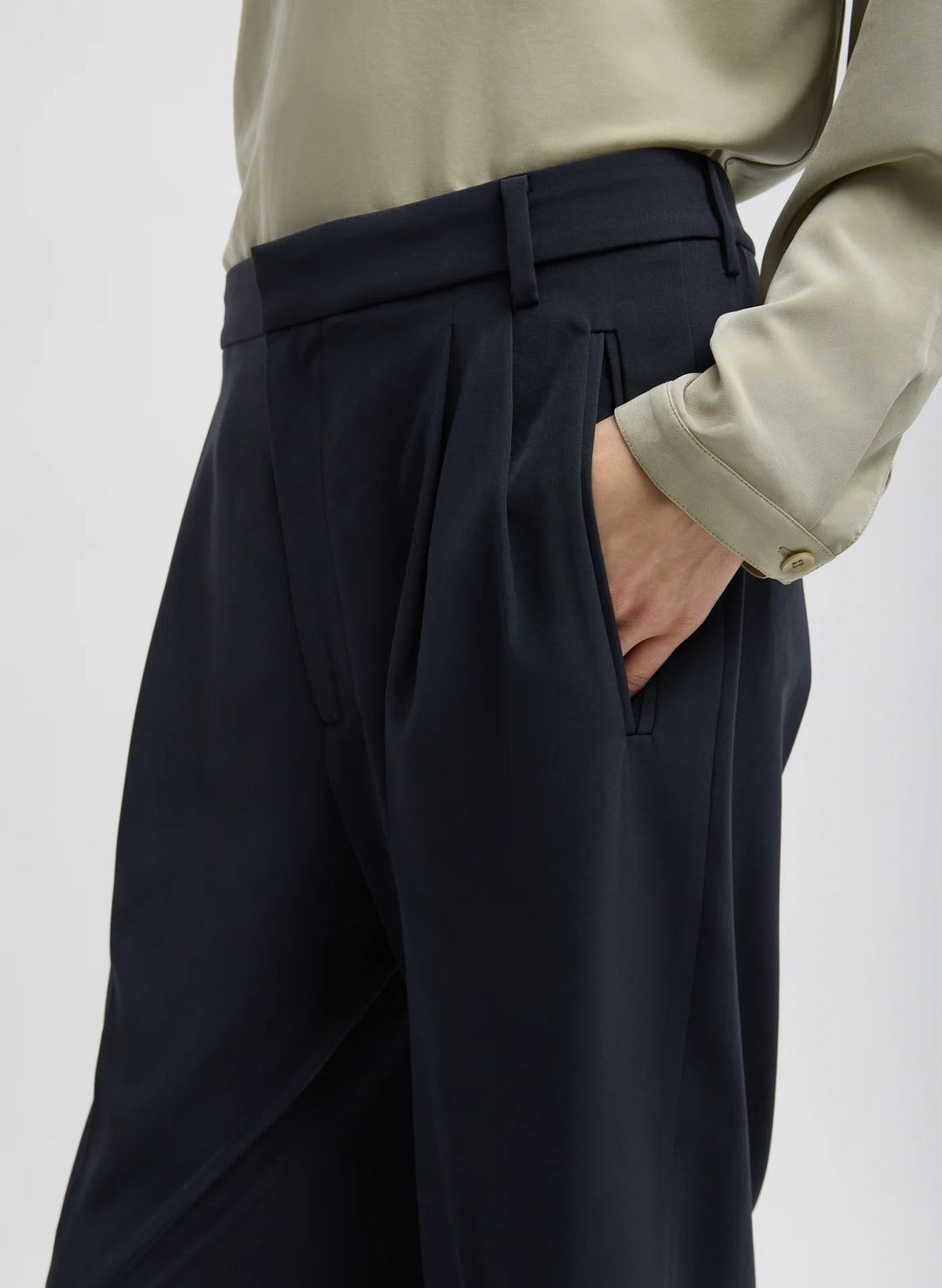 Relaxed Suiting Derrick Men's Trouser - Navy