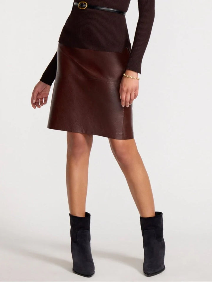 INEZ SKIRT - Glossy Maroon