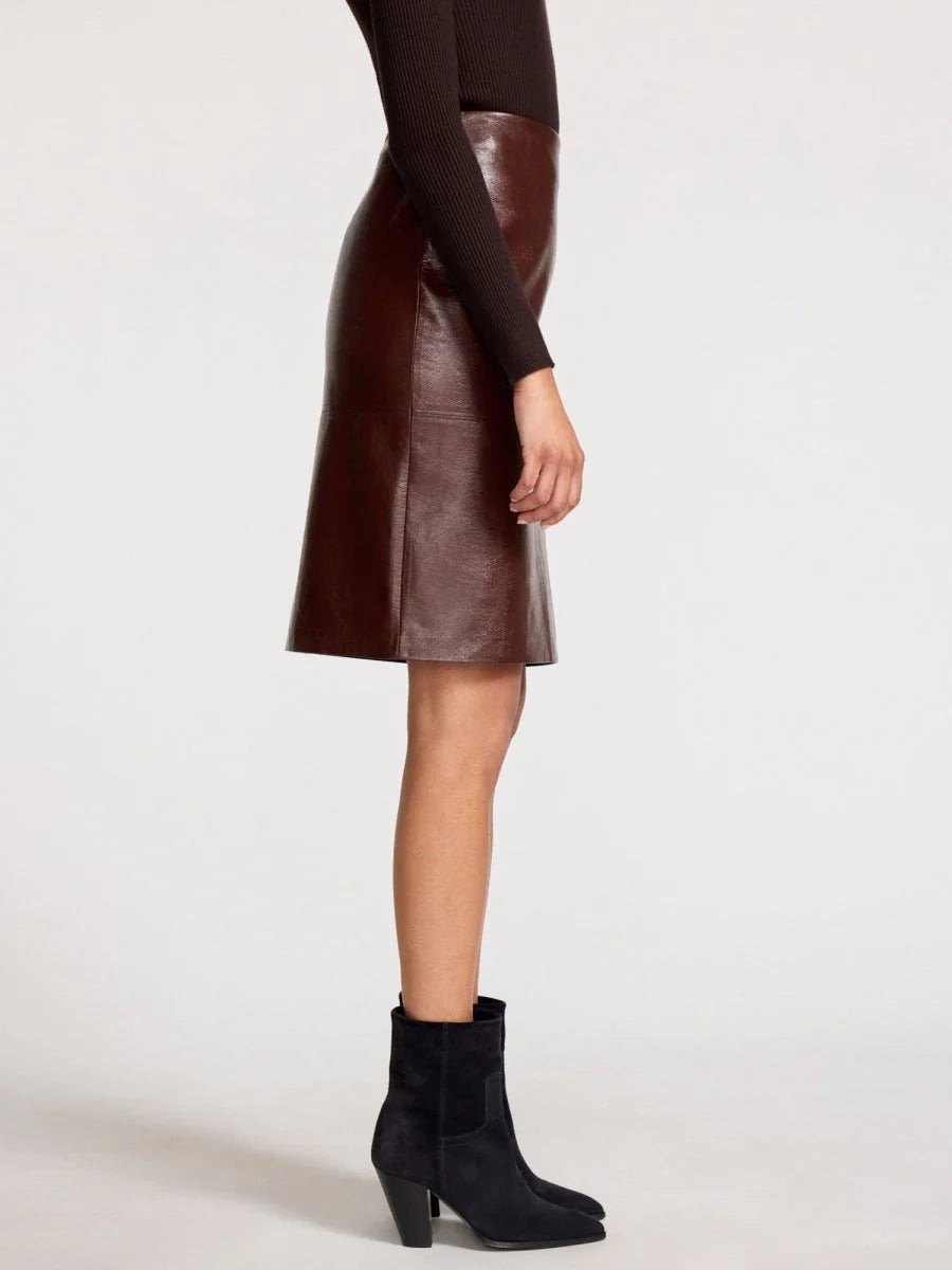 INEZ SKIRT - Glossy Maroon