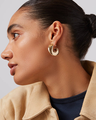 Gigi Hoop Earrings - Gold