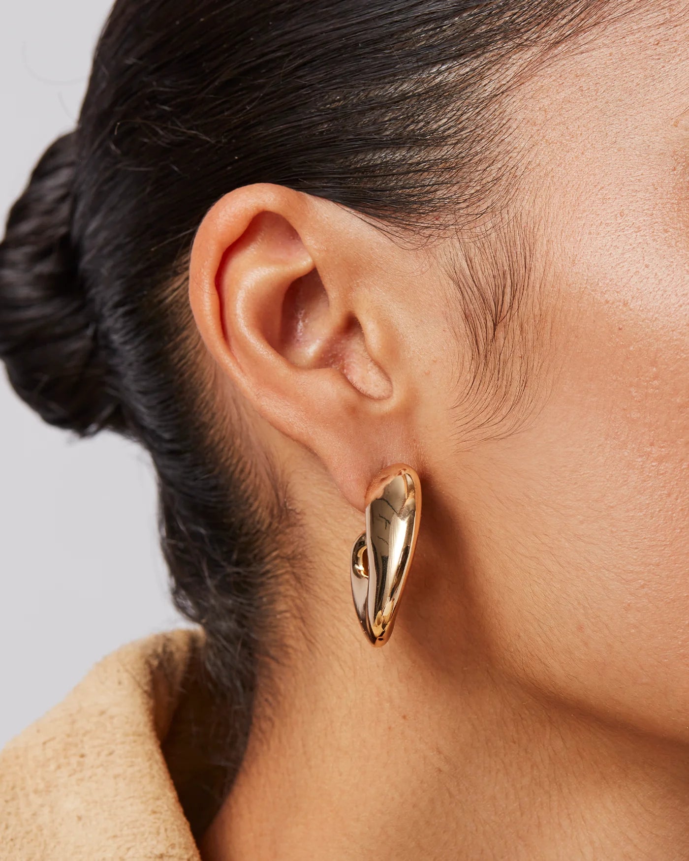 Gigi Hoop Earrings - Gold