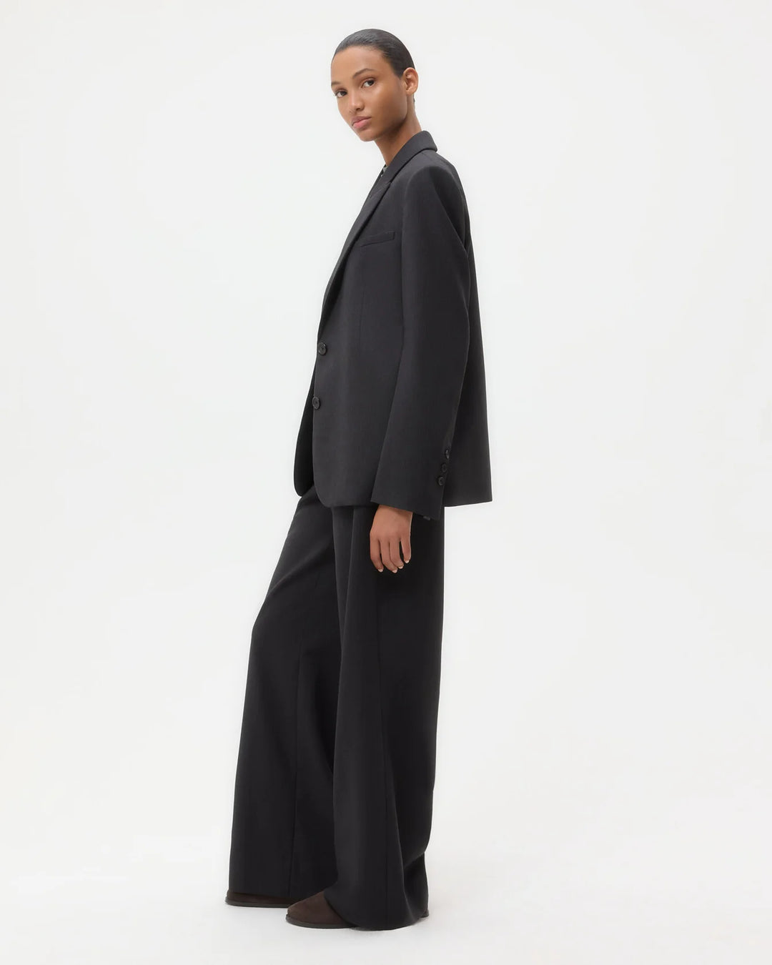 Perfect Boyfriend Blazer in Micro Herringbone Wool Suiting - Charcoal