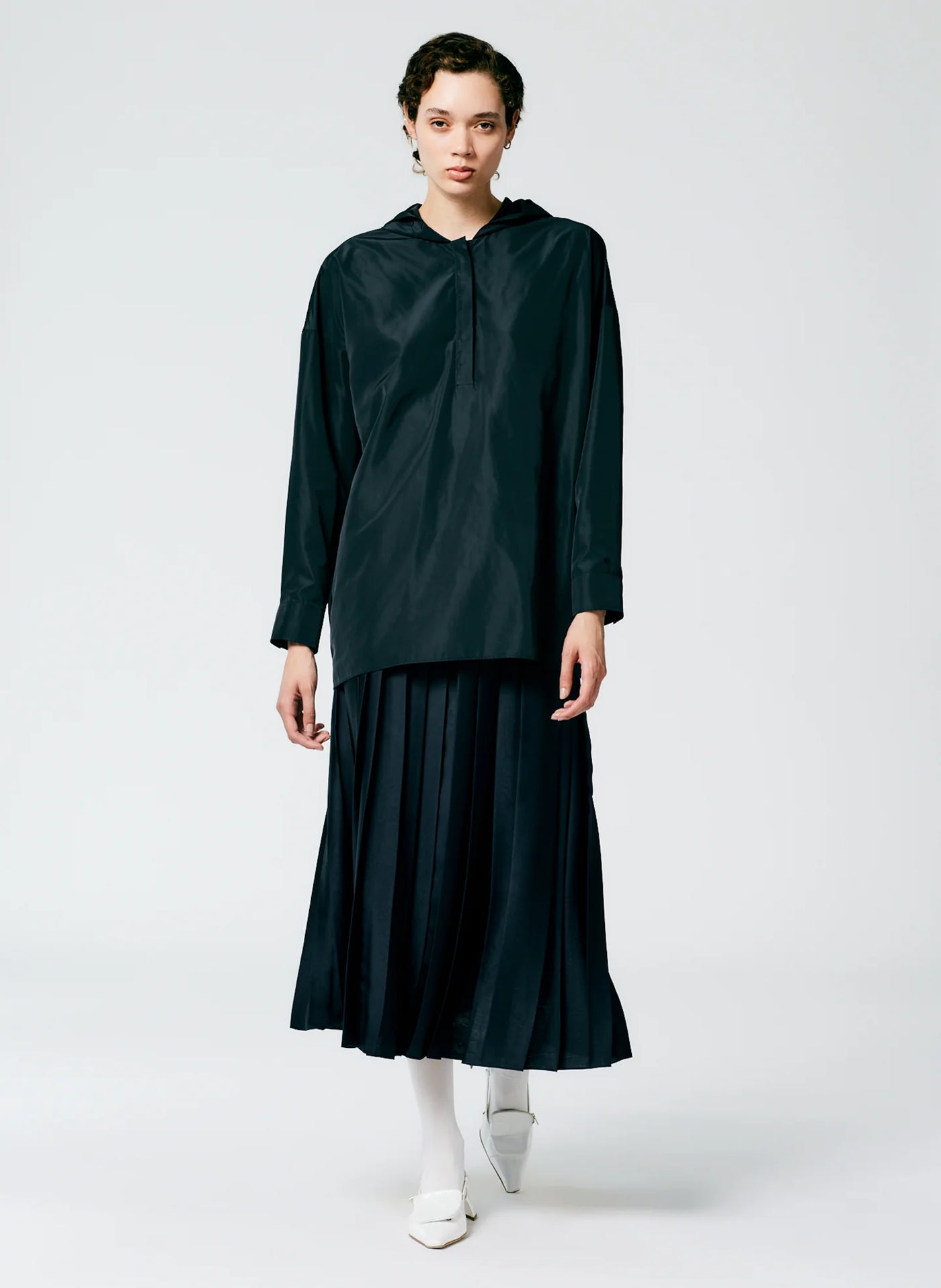Feather Weight Pleated Pull On Skirt - Navy