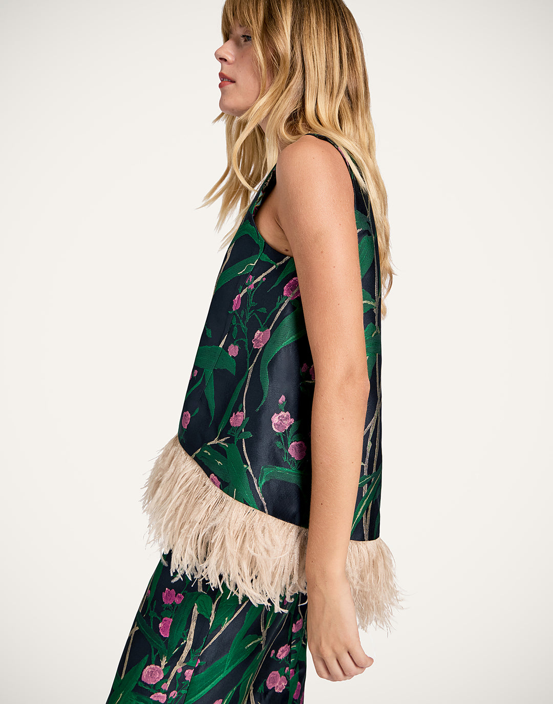 La Scala Top - Bamboo Black in Jacquard With Feathers