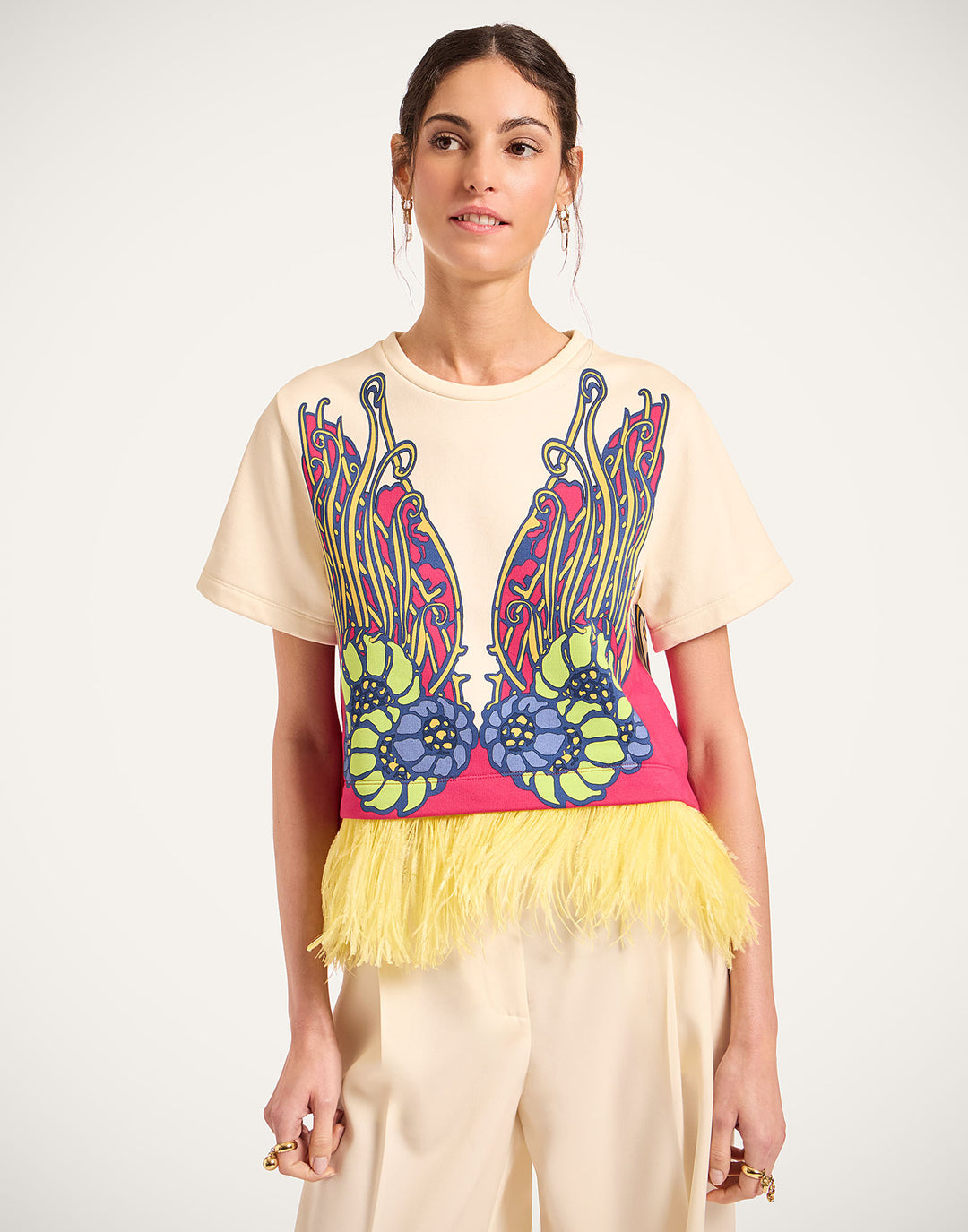 La Scala Tee - Lemuria Placée Pink in Jersey With Feathers