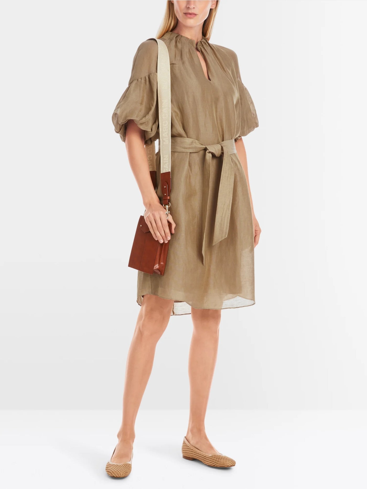 Plain mini dress with balloon sleeves - Cappuccino Macaron