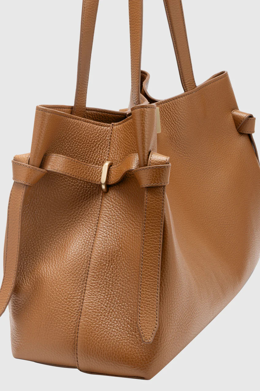 Gyoza Tote in Hazel Pebble Grain Leather