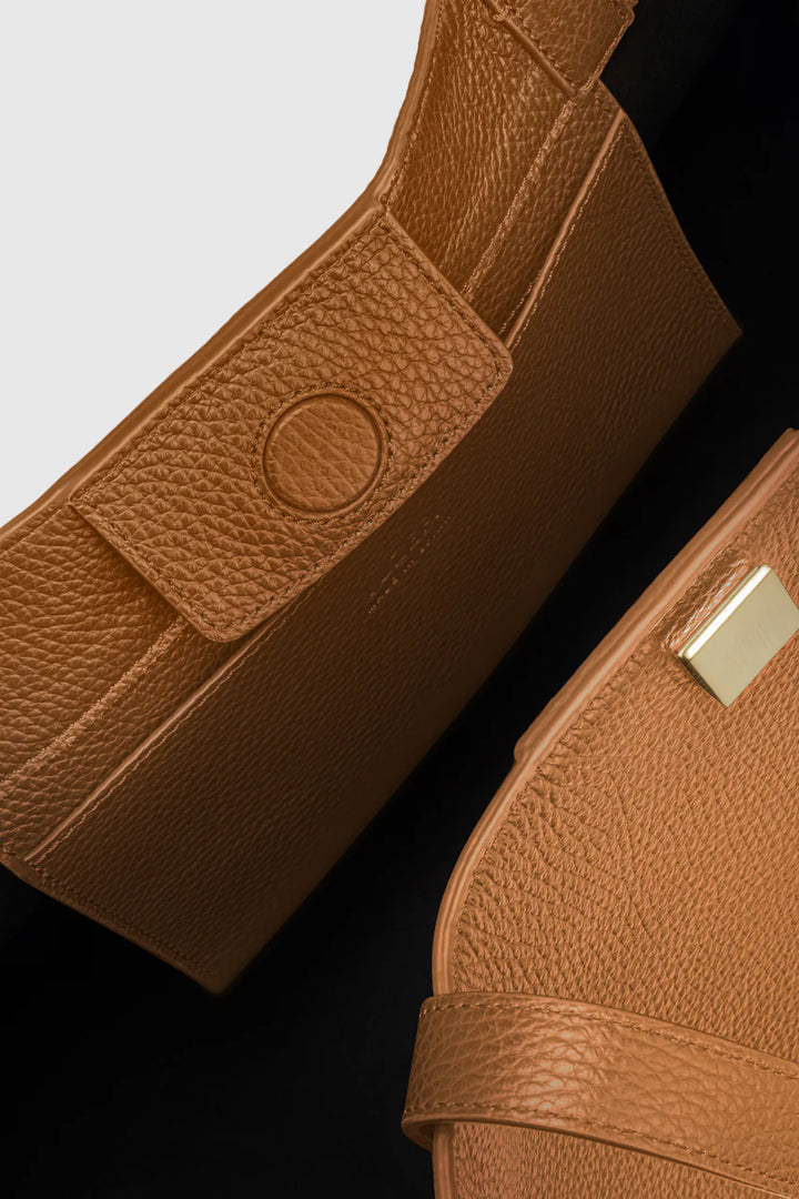 Gyoza Tote in Hazel Pebble Grain Leather