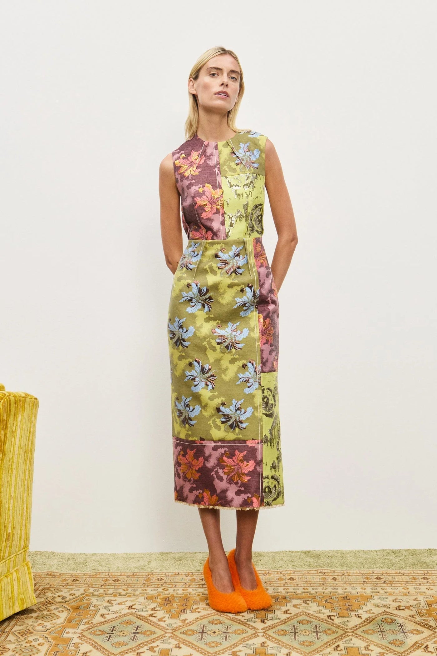 ADRIANA JACQUARD GOWN - Brown/Green Multi