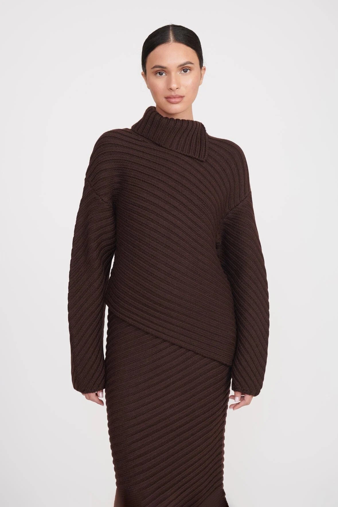 ENGRAVE SWEATER - DARK CHOCOLATE