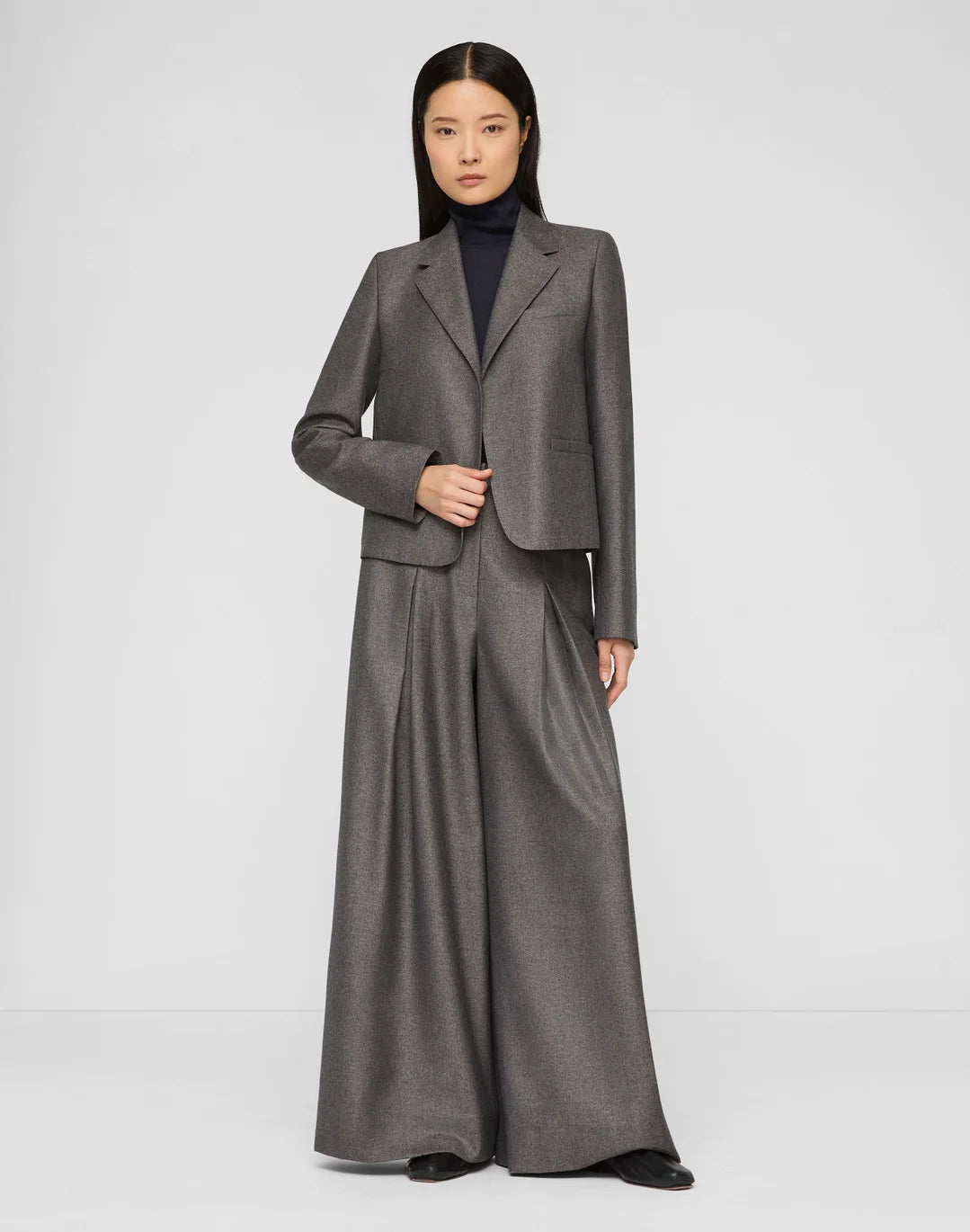 Fine Gauge Cashmere Stand Collar Sweater - Ink