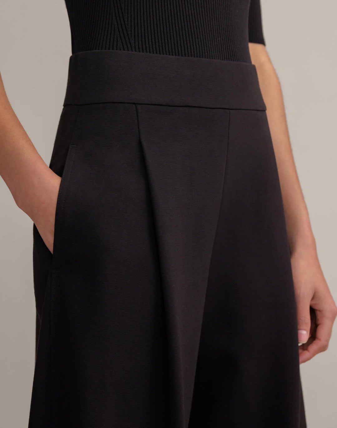 Punto Milano Walker Barrel Leg Ankle Pant - Black