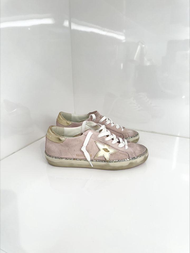 SUPERSTAR SNEAKER IN SUEDE - Pink/Gold