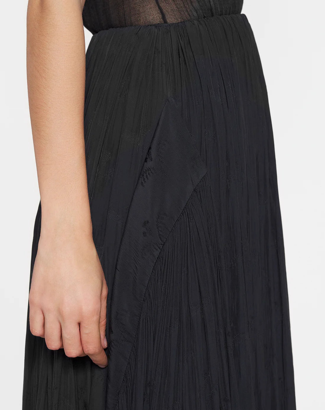 LONG PLEATED SKIRT - Black