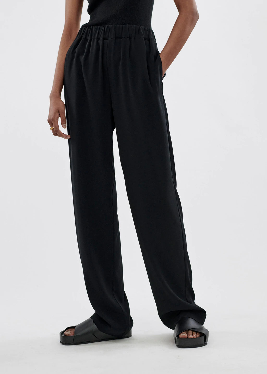 Elastic Waist Trouser In Stretch Crepe - Black