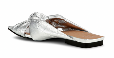 SOFT KNOT FLAT MULE - Silver