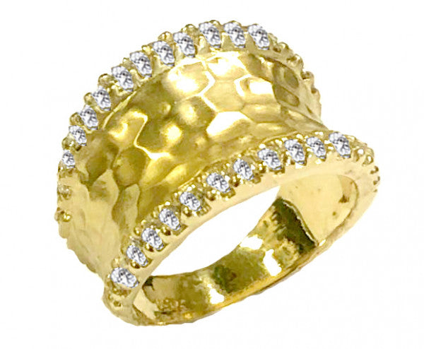 Hammered ring with diamonds - green gold
